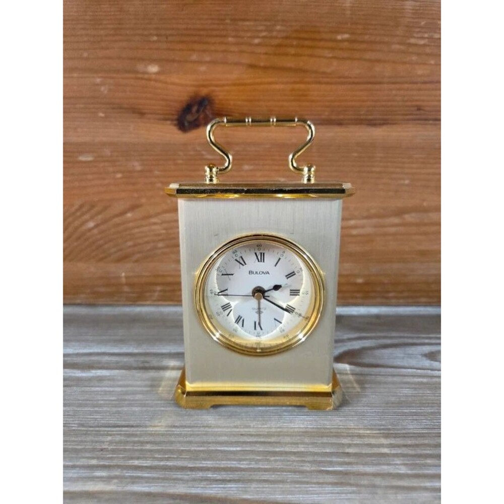 Bulova Desk Clock, Vintage in Fantastic Shape